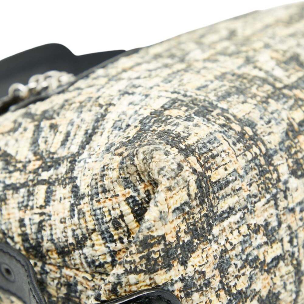CHANEL Black Leather Love Shoulder Bag - Picture 4 of 16